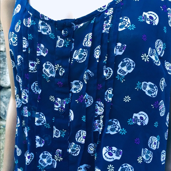 TORRID Layered Pleated Skull Print Sleeveless Top - Picture 8 of 8